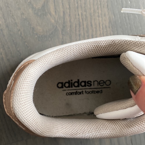 Adidas Neo Comfort Footbed White w/Rose Gold Stripe Women 7/Ki… - Picture 6 of 7